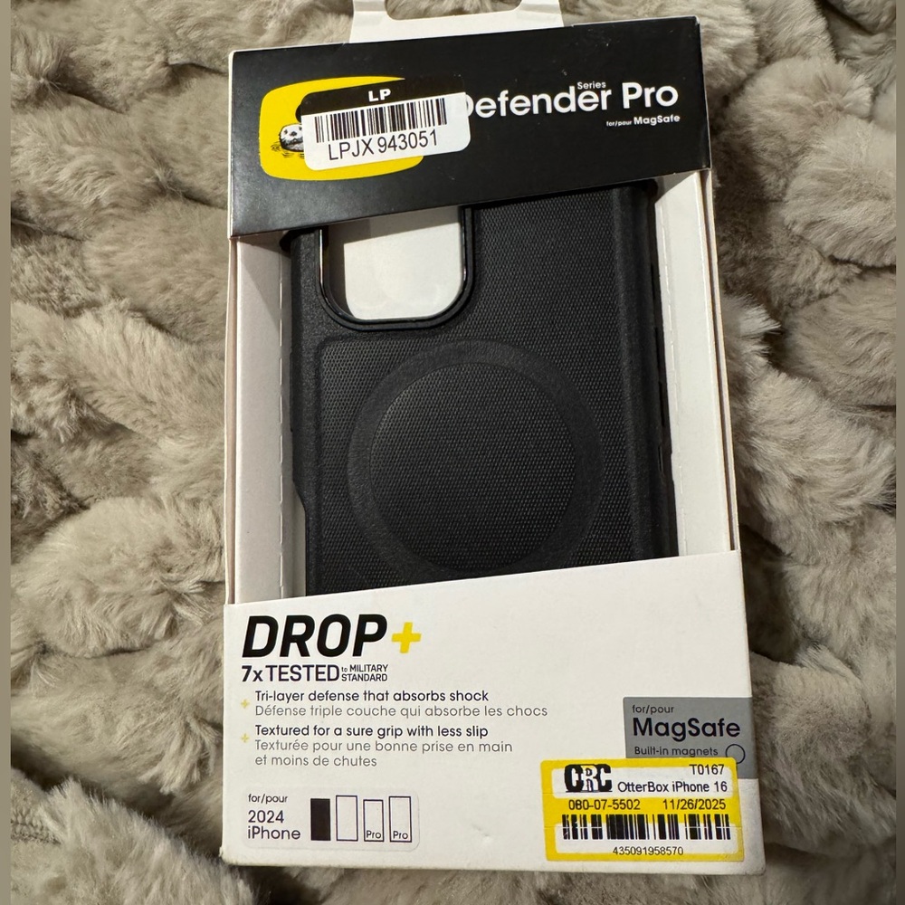 New Unopened Customer Return OtterBox Defender Pro Black iPhone 16 Case